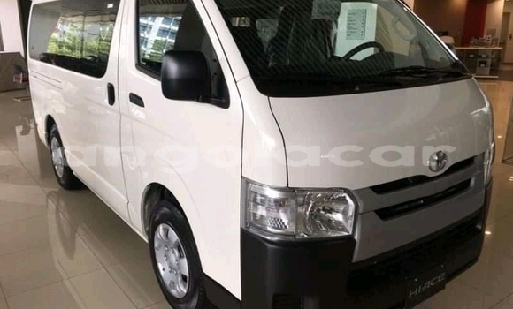 Acheter Occasion Voiture Toyota Hiace Blanc à Huambo, Huambo