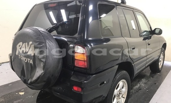 Acheter Occasion Voiture Toyota RAV4 Noir à Moçâmedes, Province de Namibe Acheter Occasion Voiture Toyota RAV4 Noir à Moçâmedes, Province de Namibe