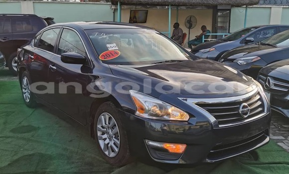 Comprar Usado Nissan Altima Preto Carro em Huambo em Huambo