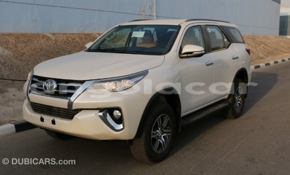Acheter Import Voiture Toyota Fortuner Noir à Import - Dubai, Province de Bengo Acheter Import Voiture Toyota Fortuner Noir à Import - Dubai, Province de Bengo