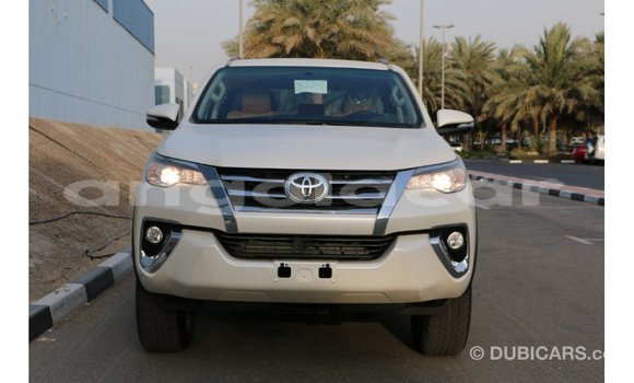 Acheter Import Voiture Toyota Fortuner Noir à Import - Dubai, Province de Bengo Acheter Import Voiture Toyota Fortuner Noir à Import - Dubai, Province de Bengo