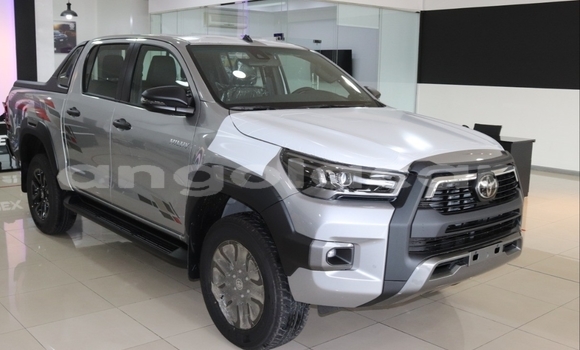 Comprar Usado Toyota Hilux Prata Carro em Benguela em Benguela Comprar Usado Toyota Hilux Prata Carro em Benguela em Benguela