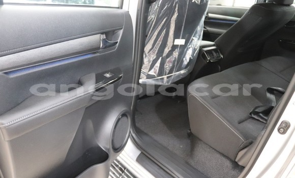 Comprar Usado Toyota Hilux Prata Carro em Benguela em Benguela Comprar Usado Toyota Hilux Prata Carro em Benguela em Benguela