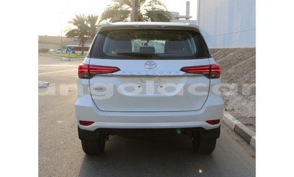 Acheter Import Voiture Toyota Fortuner Noir à Import - Dubai, Province de Bengo Acheter Import Voiture Toyota Fortuner Noir à Import - Dubai, Province de Bengo