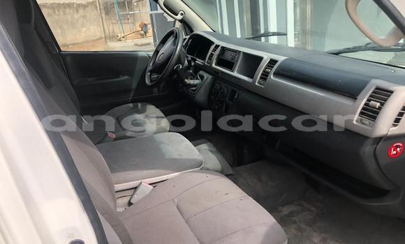 Comprar Usado Toyota Hiace Branco Carro em Luena em Moxico Comprar Usado Toyota Hiace Branco Carro em Luena em Moxico