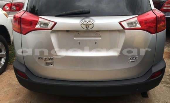 Comprar Usado Toyota RAV4 Outro Carro em Malanje em Malanje Province Comprar Usado Toyota RAV4 Outro Carro em Malanje em Malanje Province