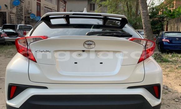 Comprar Usado Toyota C-HR Branco Carro em N'zeto em Zaire Comprar Usado Toyota C-HR Branco Carro em N'zeto em Zaire