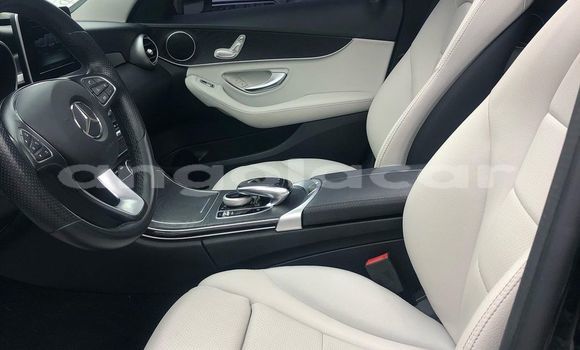 Comprar Usado Mercedes-Benz 300–Series Preto Carro em N'zeto em Zaire Comprar Usado Mercedes-Benz 300–Series Preto Carro em N'zeto em Zaire