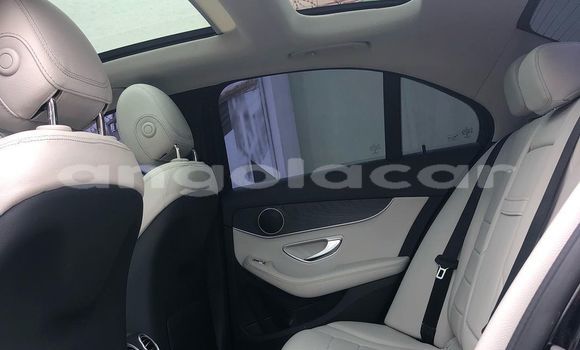 Comprar Usado Mercedes-Benz 300–Series Preto Carro em N'zeto em Zaire Comprar Usado Mercedes-Benz 300–Series Preto Carro em N'zeto em Zaire