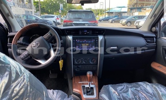 Comprar Importar Toyota Fortuner Preto Carro em N’dalatando em Cuanza Norte Province Comprar Importar Toyota Fortuner Preto Carro em N’dalatando em Cuanza Norte Province