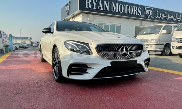Comprar Usado Mercedes-Benz E-klasse AMG Branco Carro em Luanda em Luanda Province Comprar Usado Mercedes-Benz E-klasse AMG Branco Carro em Luanda em Luanda Province