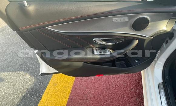 Comprar Usado Mercedes-Benz E-klasse AMG Branco Carro em Luanda em Luanda Province Comprar Usado Mercedes-Benz E-klasse AMG Branco Carro em Luanda em Luanda Province