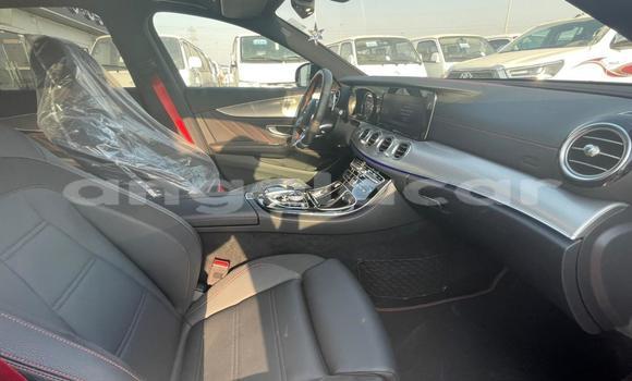 Comprar Usado Mercedes-Benz E-klasse AMG Branco Carro em Luanda em Luanda Province Comprar Usado Mercedes-Benz E-klasse AMG Branco Carro em Luanda em Luanda Province