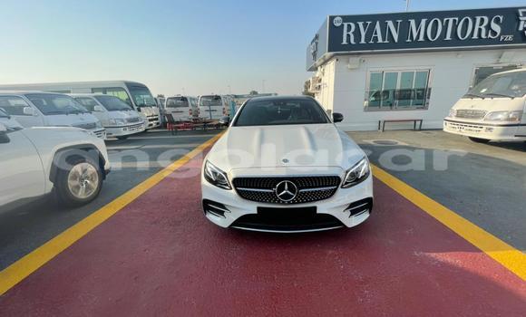 Comprar Usado Mercedes-Benz E-klasse AMG Branco Carro em Luanda em Luanda Province Comprar Usado Mercedes-Benz E-klasse AMG Branco Carro em Luanda em Luanda Province