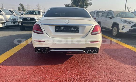 Comprar Usado Mercedes-Benz E-klasse AMG Branco Carro em Luanda em Luanda Province Comprar Usado Mercedes-Benz E-klasse AMG Branco Carro em Luanda em Luanda Province
