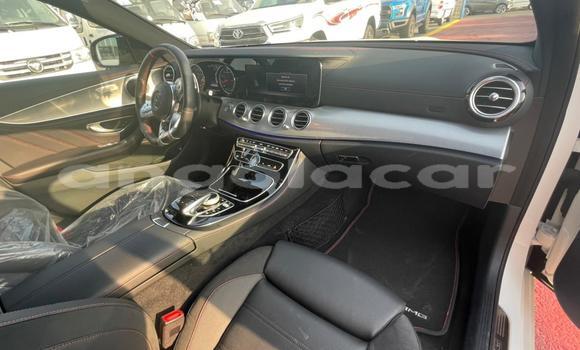 Comprar Usado Mercedes-Benz E-klasse AMG Branco Carro em Luanda em Luanda Province Comprar Usado Mercedes-Benz E-klasse AMG Branco Carro em Luanda em Luanda Province