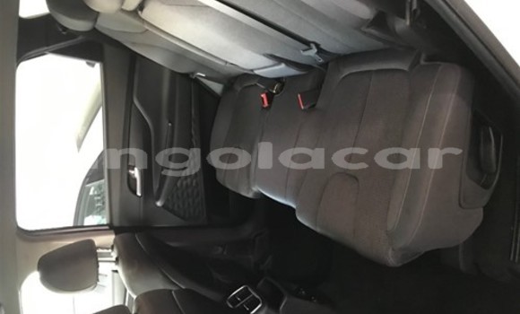 Buy Used Hyundai Santa Fe White Car in Luanda in Luanda Province Buy Used Hyundai Santa Fe White Car in Luanda in Luanda Province