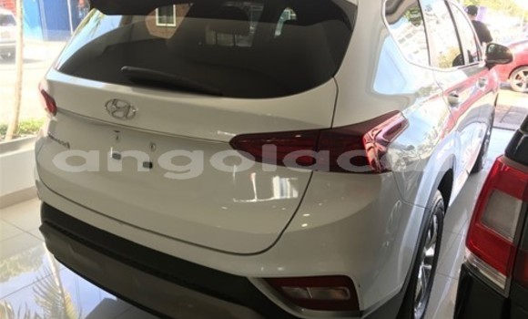 Buy Used Hyundai Santa Fe White Car in Luanda in Luanda Province Buy Used Hyundai Santa Fe White Car in Luanda in Luanda Province