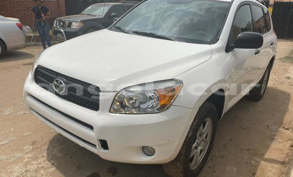 Comprar Usado Toyota RAV4 Branco Carro em Luanda em Luanda Province Comprar Usado Toyota RAV4 Branco Carro em Luanda em Luanda Province