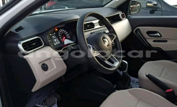 Buy Used Renault Duster White Car in Luanda in Luanda Province Buy Used Renault Duster White Car in Luanda in Luanda Province