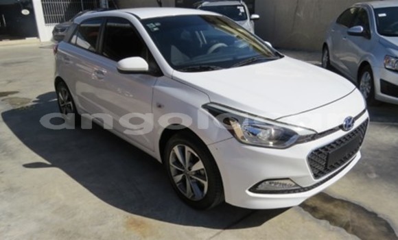 Acheter Occasion Voiture Hyundai i20 Blanc à N'dalatando, Province de Cuanza Norte Acheter Occasion Voiture Hyundai i20 Blanc à N'dalatando, Province de Cuanza Norte