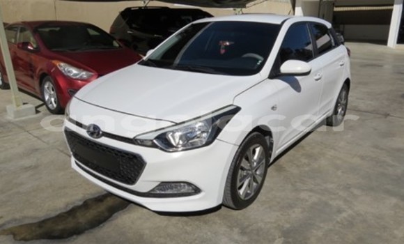 Comprar Usado Hyundai i20 Branco Carro em N’dalatando em Cuanza Norte Province Comprar Usado Hyundai i20 Branco Carro em N’dalatando em Cuanza Norte Province