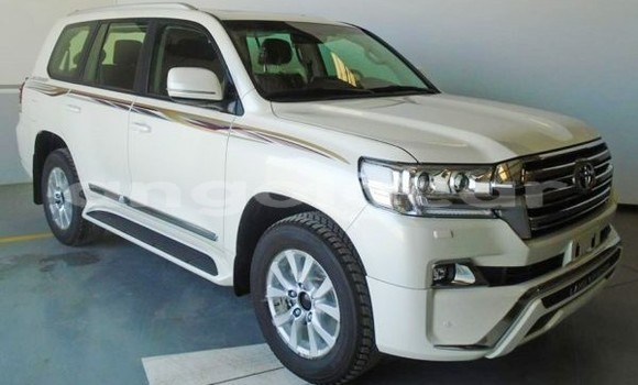 Buy Used Toyota RAV4 White Car in Soyo in Zaire Buy Used Toyota RAV4 White Car in Soyo in Zaire