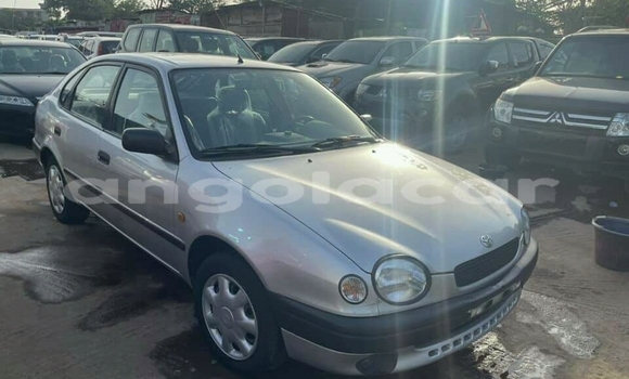 Comprar Usado Toyota Corolla Outro Carro em Caala em Huambo