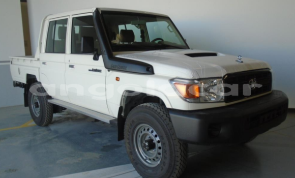 Comprar Usado Toyota Land Cruiser Branco Carro em Soyo em Zaire