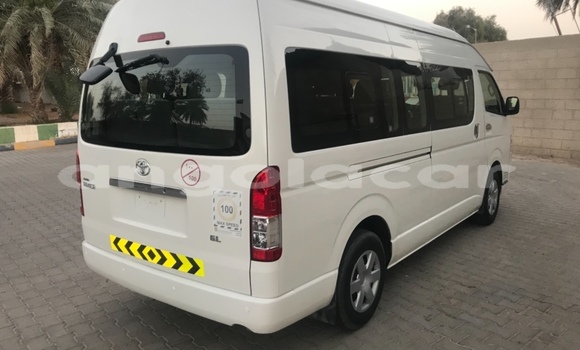 Buy Used Toyota Hiace White Car in Benguela in Benguela Buy Used Toyota Hiace White Car in Benguela in Benguela