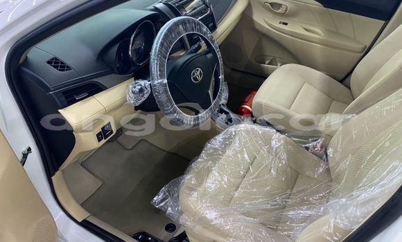 Comprar Usado Toyota Yaris Branco Carro em Benguela em Benguela Comprar Usado Toyota Yaris Branco Carro em Benguela em Benguela