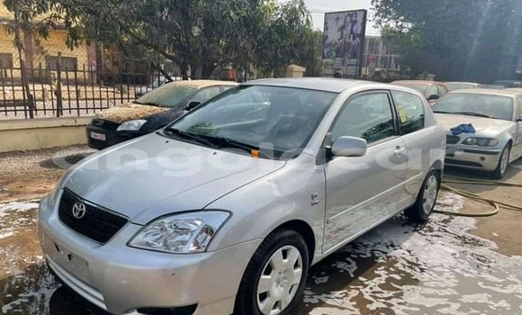 Comprar Usado Toyota Corolla Outro Carro em Luanda em Luanda Province
