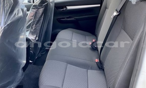 Buy New Toyota Hilux White Car in Luena in Moxico Buy New Toyota Hilux White Car in Luena in Moxico