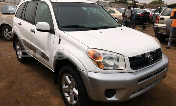Acheter Occasion Voiture Toyota RAV4 Autre à Caala, Huambo