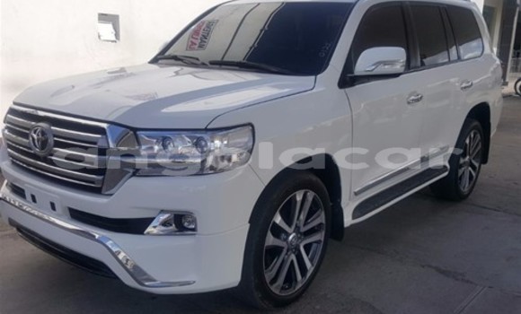 Acheter Occasion Voiture Toyota Land Cruiser Blanc à Luena, Moxico Acheter Occasion Voiture Toyota Land Cruiser Blanc à Luena, Moxico