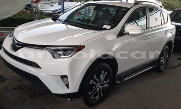 Acheter Occasion Voiture Toyota RAV4 Blanc à Luena, Moxico Acheter Occasion Voiture Toyota RAV4 Blanc à Luena, Moxico
