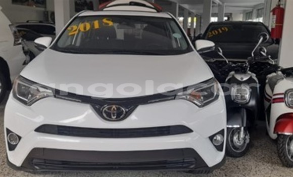 Comprar Usado Toyota RAV4 Branco Carro em Luena em Moxico Comprar Usado Toyota RAV4 Branco Carro em Luena em Moxico