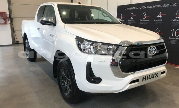 Acheter Occasion Voiture Toyota Hilux Blanc à Soyo, Zaïre