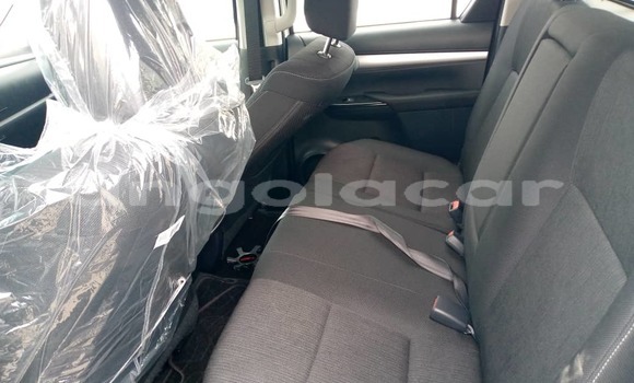 Acheter Neuf Voiture Toyota Hiluxe Revo Noir à Luena, Moxico Acheter Neuf Voiture Toyota Hiluxe Revo Noir à Luena, Moxico