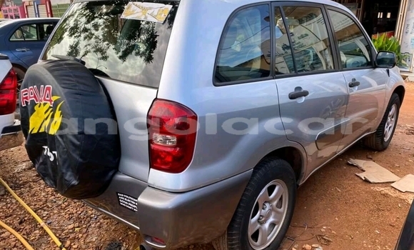 Comprar Usado Toyota RAV4 Outro Carro em Caala em Huambo Comprar Usado Toyota RAV4 Outro Carro em Caala em Huambo