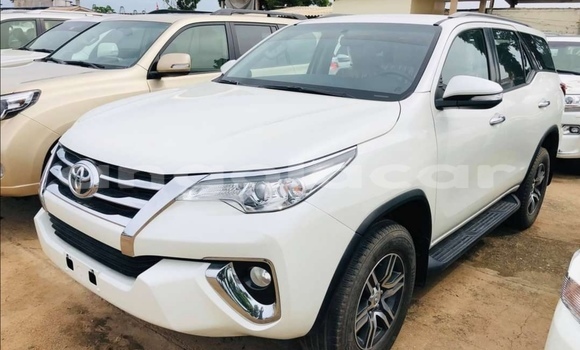 Buy Used Toyota Fortuner White Car in Caala in Huambo Buy Used Toyota Fortuner White Car in Caala in Huambo