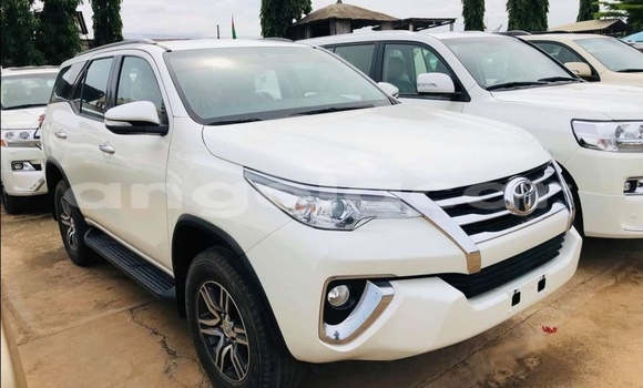 Comprar Usado Toyota Fortuner Branco Carro em Caala em Huambo Comprar Usado Toyota Fortuner Branco Carro em Caala em Huambo