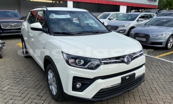 Acheter Occasion Voiture SsangYong Tivoli Blanc à Luena, Moxico Acheter Occasion Voiture SsangYong Tivoli Blanc à Luena, Moxico