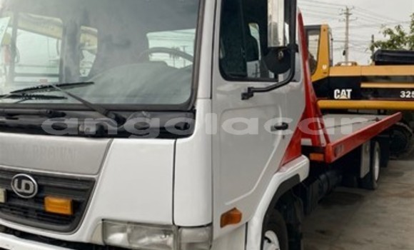 Acheter Occasion Voiture Nissan AD Blanc à Luena, Moxico Acheter Occasion Voiture Nissan AD Blanc à Luena, Moxico