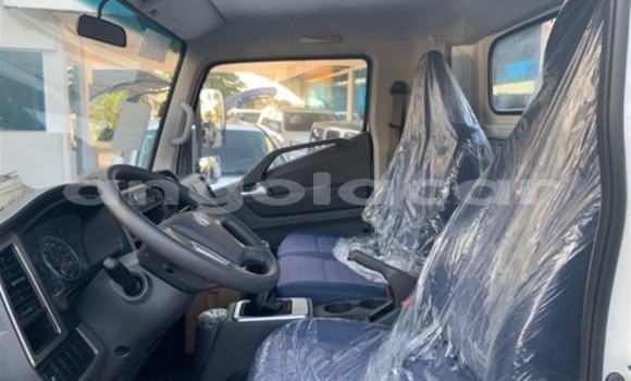 Comprar Novo Hyundai H200 Branco Caminhão em Luena em Moxico Comprar Novo Hyundai H200 Branco Caminhão em Luena em Moxico