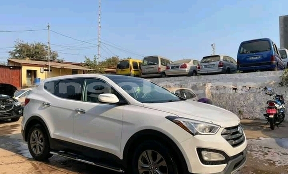 Acheter Occasion Voiture Hyundai Santa Fe Blanc à Luanda, Province de Luanda Acheter Occasion Voiture Hyundai Santa Fe Blanc à Luanda, Province de Luanda