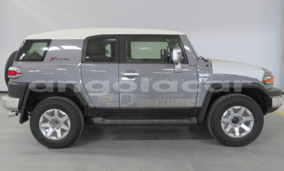 Buy Used Toyota FJ Cruiser Other Car in Luanda in Luanda Province Buy Used Toyota FJ Cruiser Other Car in Luanda in Luanda Province