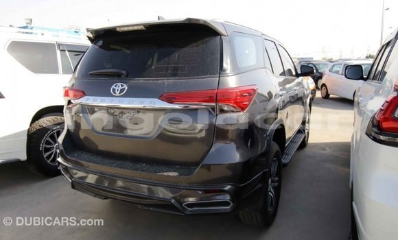 Comprar Importar Toyota Fortuner Outro Carro em Import - Dubai em Bengo Province Comprar Importar Toyota Fortuner Outro Carro em Import - Dubai em Bengo Province