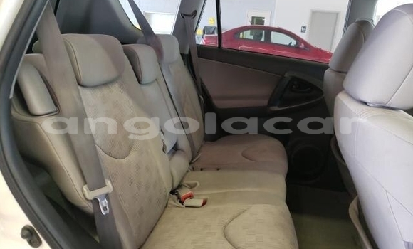 Comprar Usado Toyota RAV4 Branco Carro em Luanda em Luanda Province Comprar Usado Toyota RAV4 Branco Carro em Luanda em Luanda Province