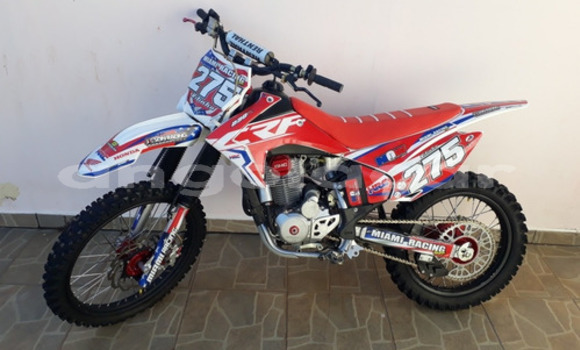 Acheter Occasion Moto Honda CRF Rouge à Luanda, Province de Luanda